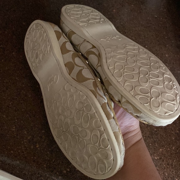 Coach Carisa (A0298) Flats/Loafers in Mint Condition, Size 7.5B - Picture 3 of 10